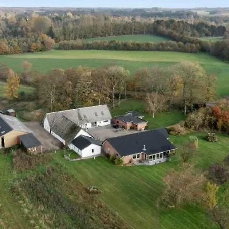 Hyrdeskolen Homestay Give